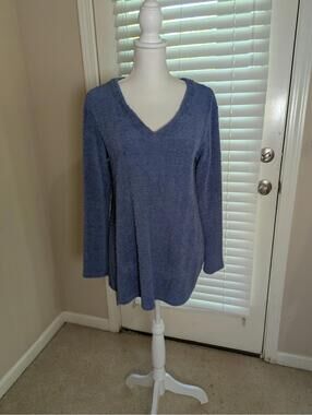 Heimish USA Blue Plush Sweater V-Neck Long Sleeve Medium Pre-loved Excellent